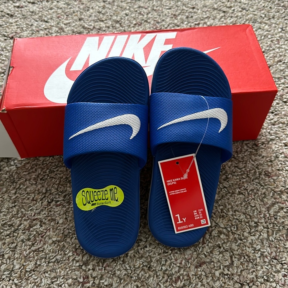 Nike sport slides size 1Y